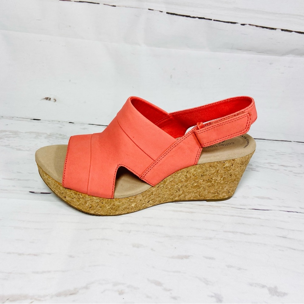 Clarks Sandals Annadel Ivory Women’s Size 11M Coral Slingback Wedge Leather